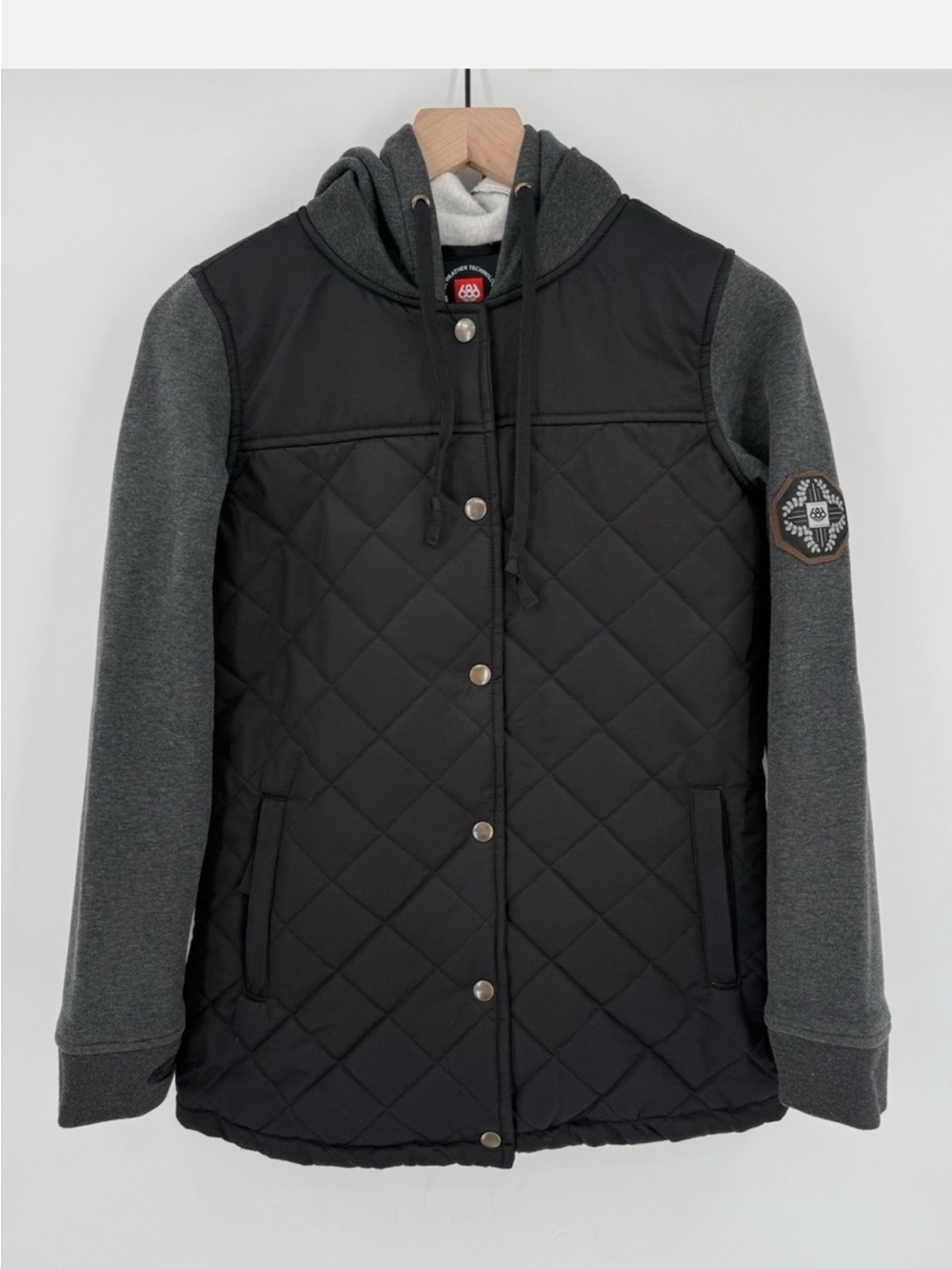 686 Autumn Insulated Hoodie Jacket Womens Medium Gray Black Snowboard Ski